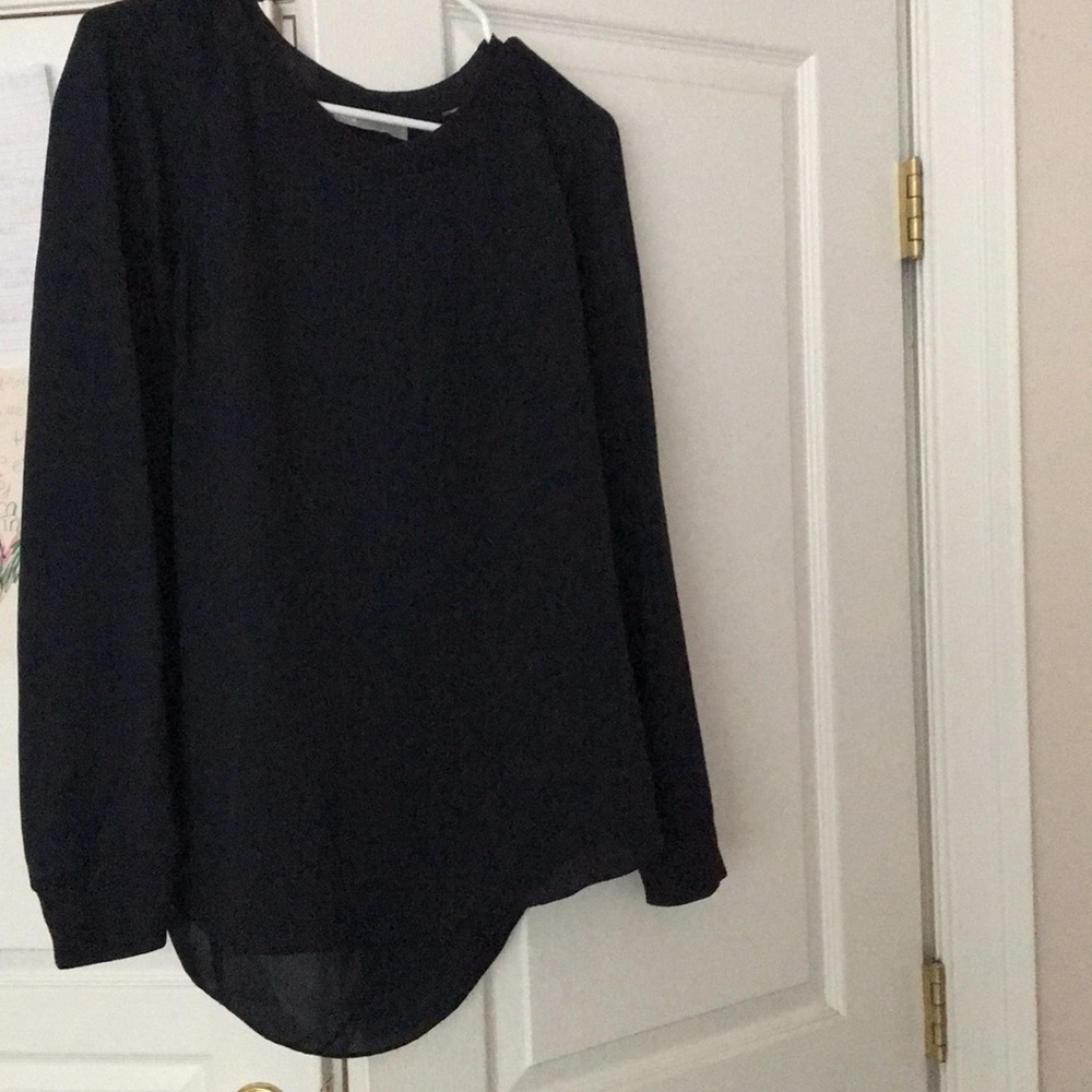 Vince silk top size small although fits like a medium.